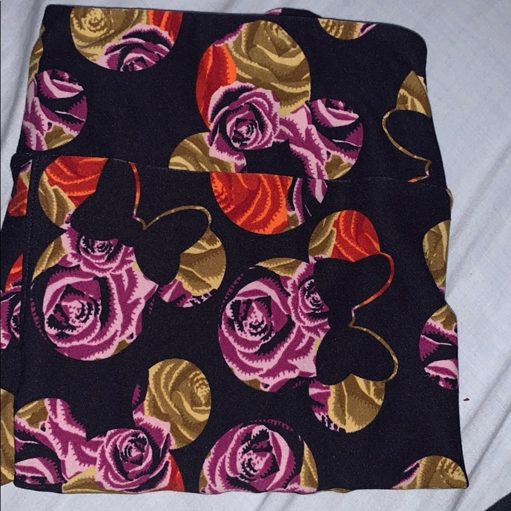 LULAROE Minnie Mouse leggings. Perfect condition.